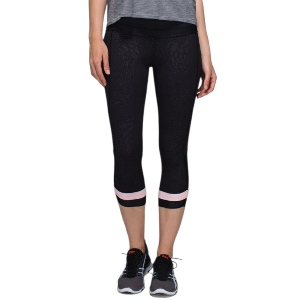 Lululemon Sweaty or Not Crop 21" Leggings Black Pink Leopard Size 4
